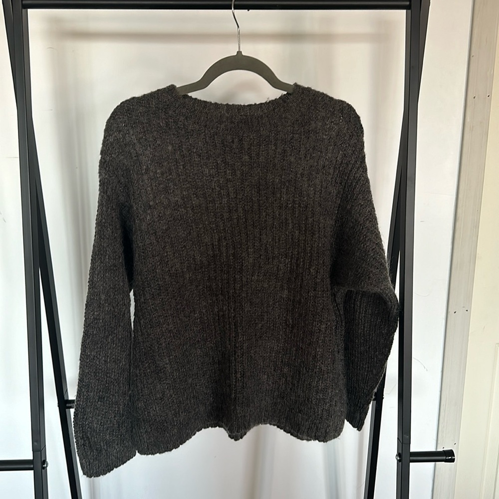 Loose Gray UNIQLO Knit Sweater